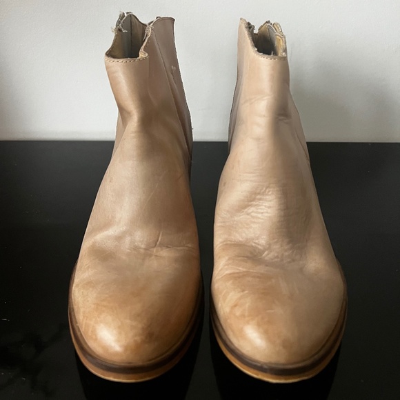 Steve Madden Booties - Picture 1 of 7